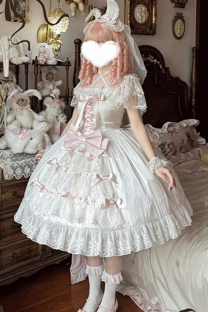 Subtly Elegant Dress with a Refined Vintage Look