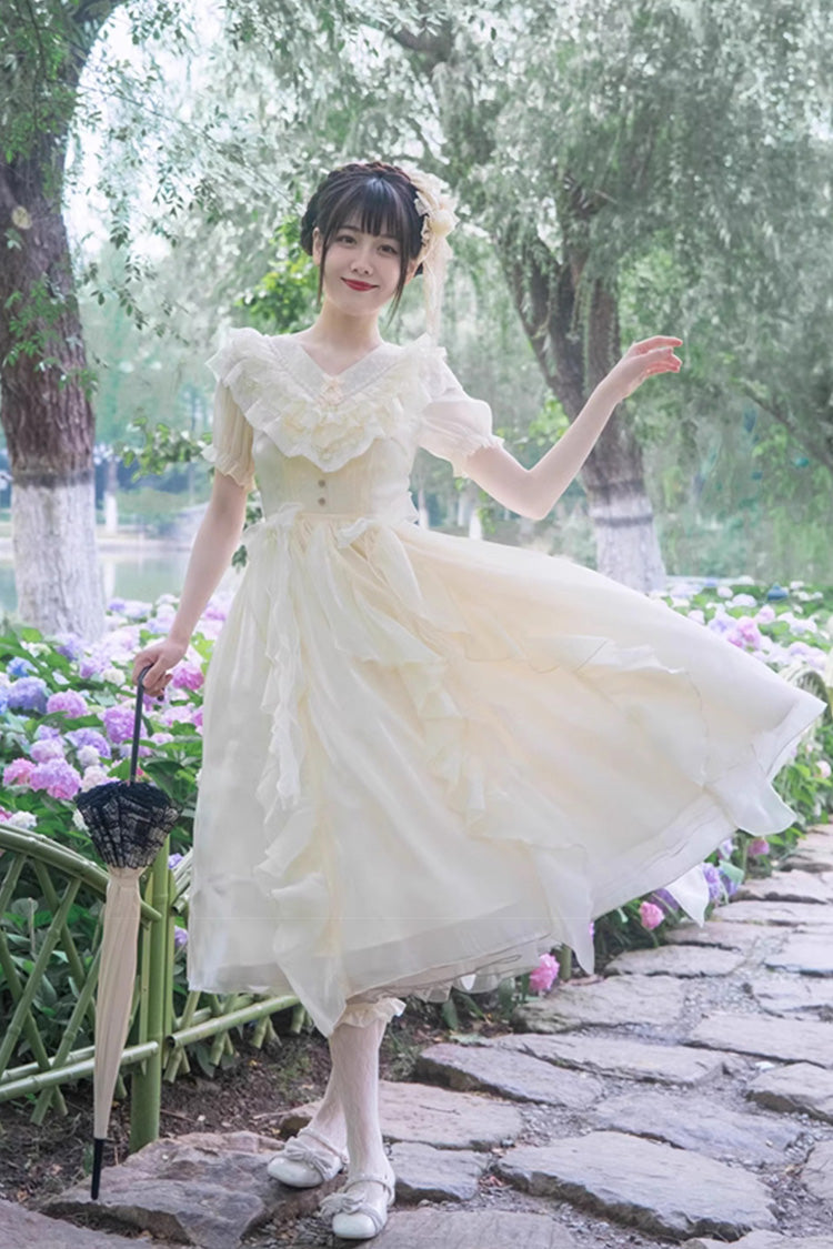 Classic Vintage Dress with a Flattering Fit
