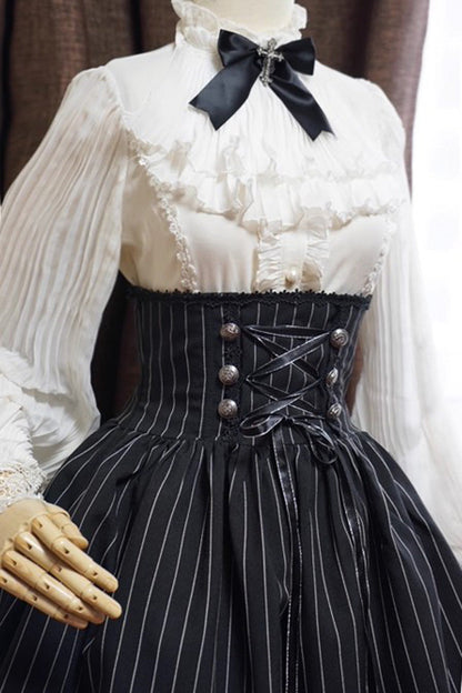 Casually Elegant Garment with a Refined Edge