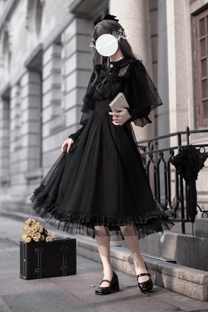 Effortlessly Elegant Dress with a Timeless Design