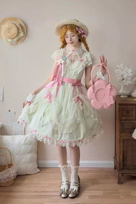 Finely Styled Dress with a Classic Vintage Look