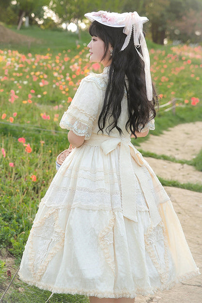 Classic Vintage Dress with a Flattering Fit