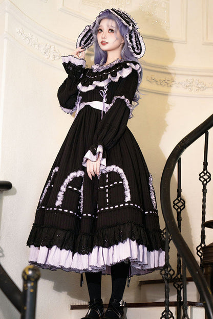 Finely Styled Dress with a Classic Vintage Look