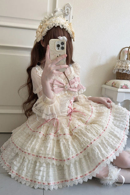 Subtly Elegant Dress with a Refined Vintage Look