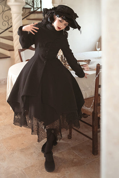 Finely Styled Coat with a Classic Vintage Look