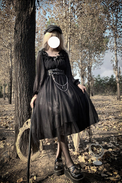 Finely Styled Dress with a Classic Vintage Look