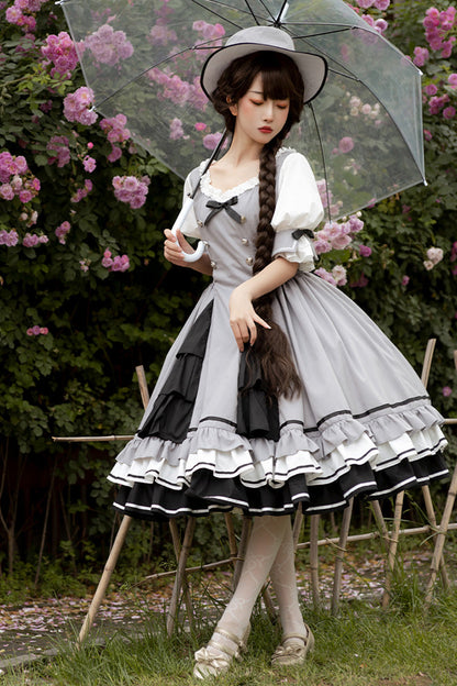 Subtly Elegant Dress with a Refined Vintage Look