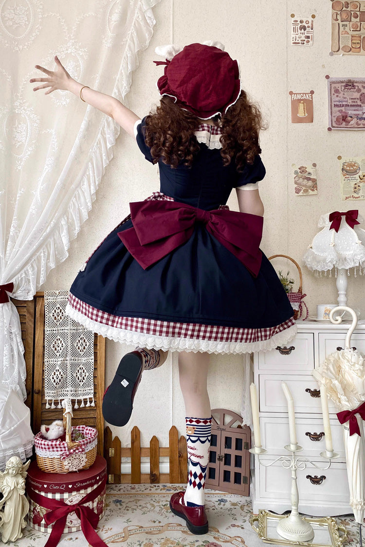 Finely Styled Dress with a Classic Vintage Look