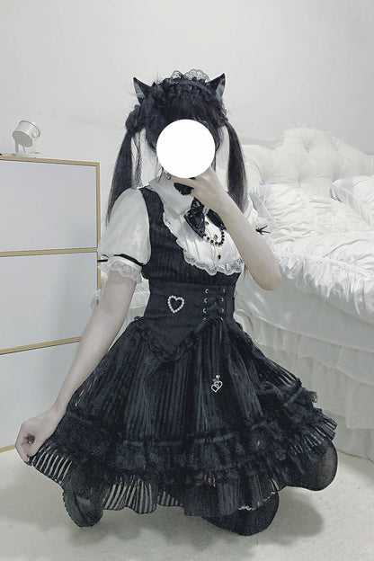 Subtly Elegant Dress with a Refined Vintage Look