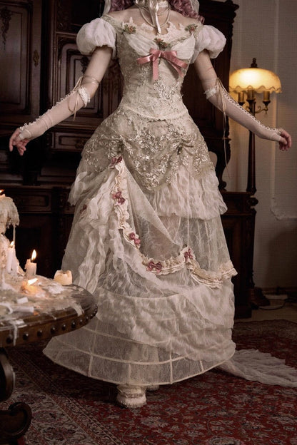 Finely Styled Dress with a Classic Vintage Look