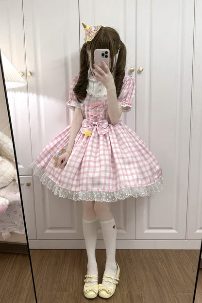 Classic Vintage Dress with a Flattering Fit