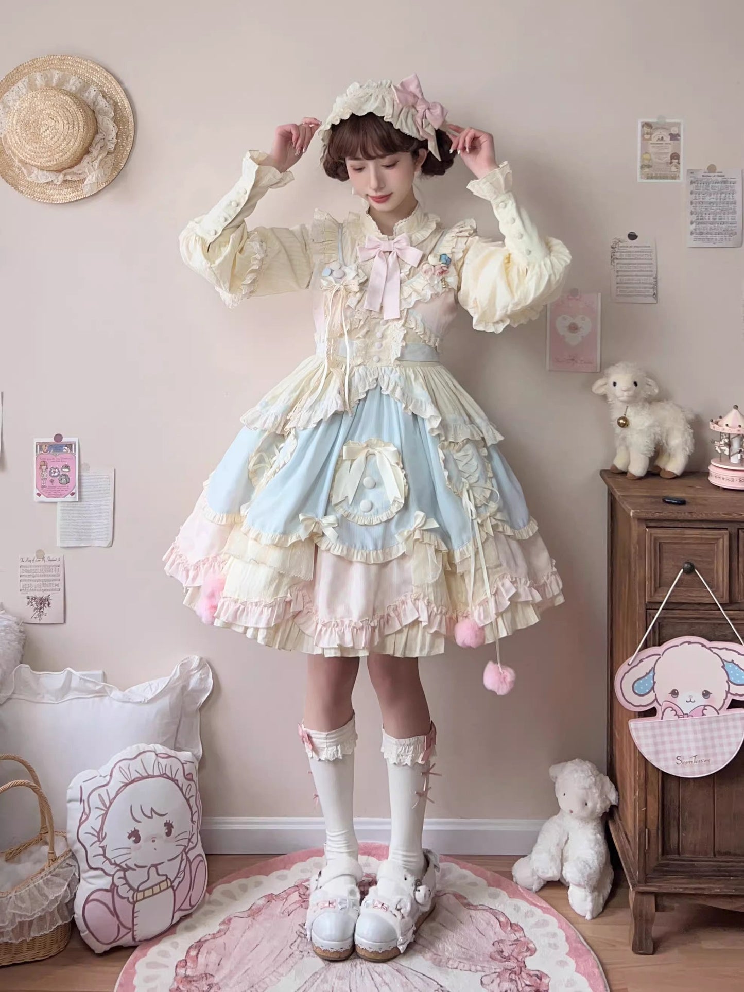 Beautifully Finished Dress in a Timeless Design