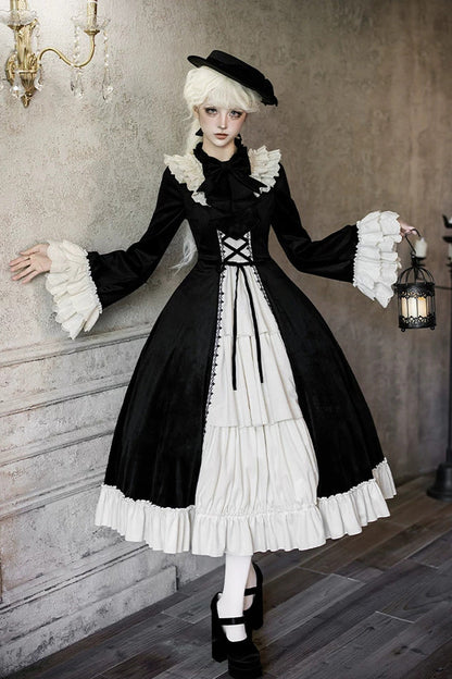 Subtly Elegant Dress with a Refined Vintage Look