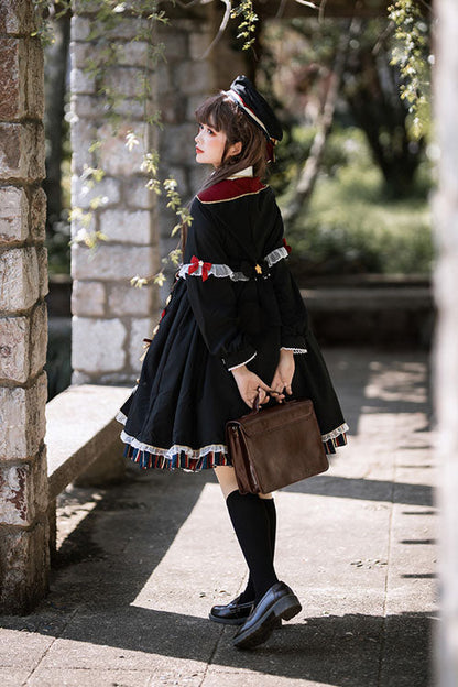 Finely Styled Dress with a Classic Vintage Look
