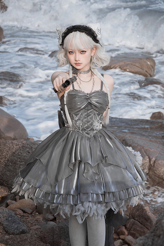 Finely Styled Dress with a Classic Vintage Look
