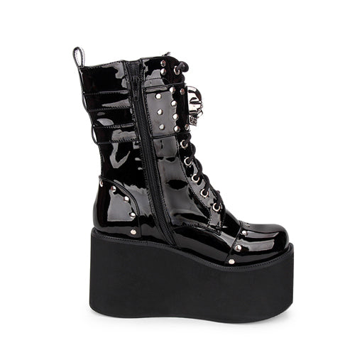 Subtly Elegant Boots with a Refined Vintage Look