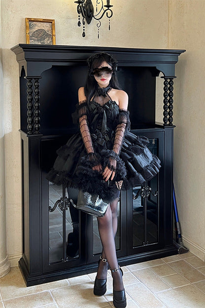 Subtly Elegant Dress with a Refined Vintage Look