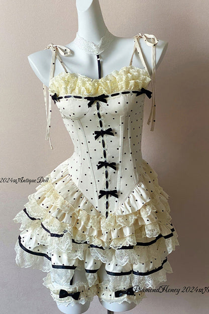 Subtly Elegant Garment with a Refined Vintage Look