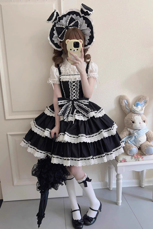 Subtly Elegant Dress with a Refined Vintage Look