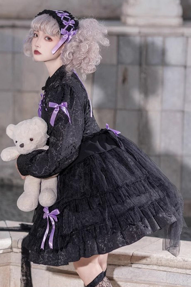 Finely Styled Dress with a Classic Vintage Look