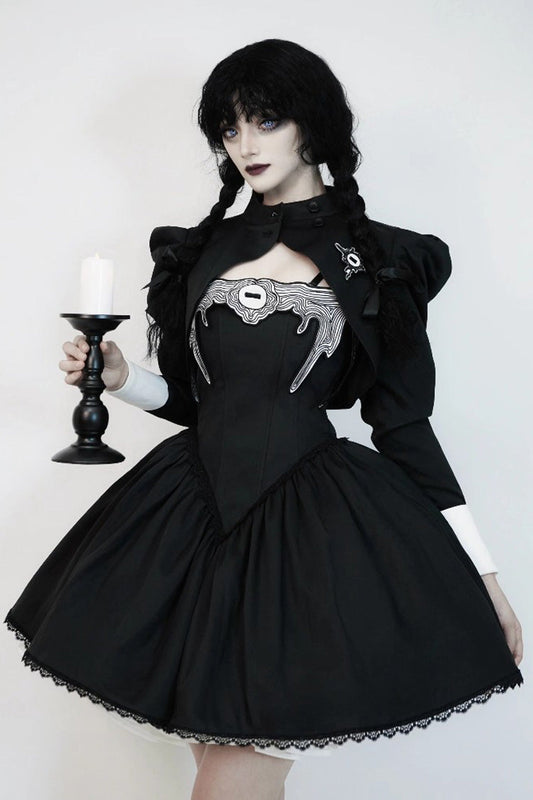 Beautifully Finished Dress in a Timeless Design
