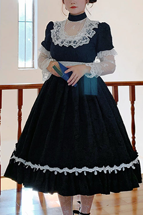 Beautifully Finished Dress in a Timeless Design