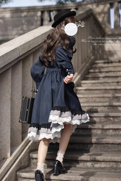 Sophisticated Dress with a Clean Classic Look
