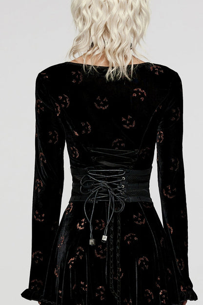 Subtly Elegant Garment with a Refined Vintage Look