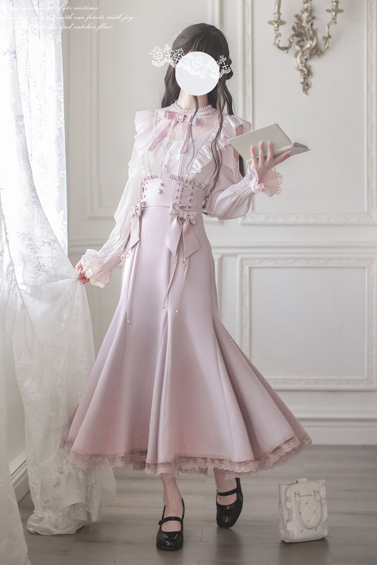 Subtly Elegant Dress with a Refined Vintage Look