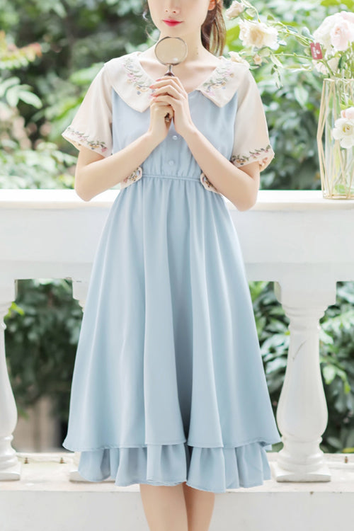 Finely Styled Dress with a Classic Vintage Look