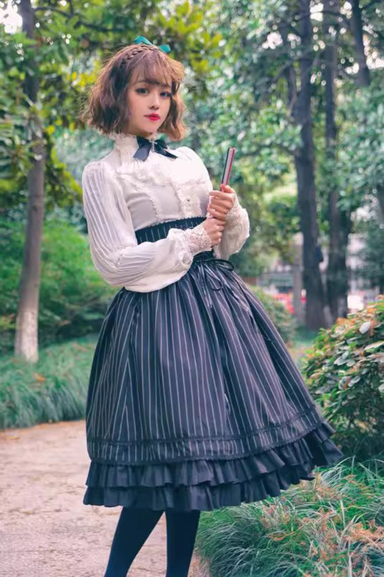 Beautifully Finished Blouse in a Timeless Design