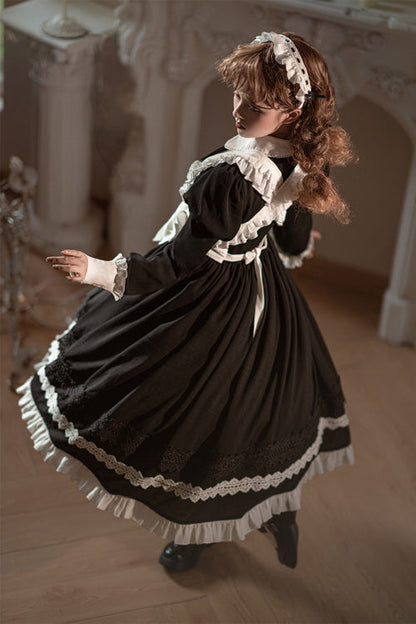 Beautifully Crafted Dress in a Classic Style