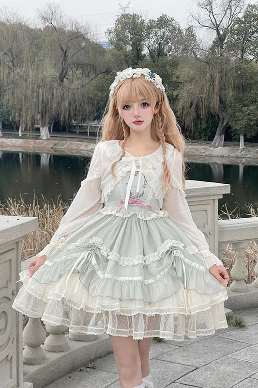 Finely Styled Dress with a Classic Vintage Look