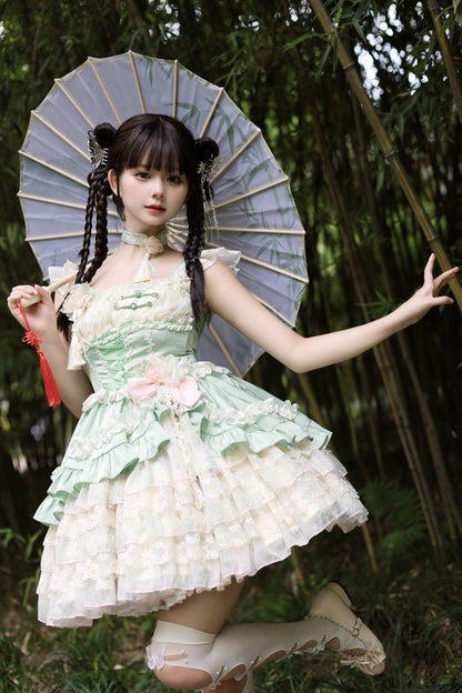 Finely Styled Dress with a Classic Vintage Look
