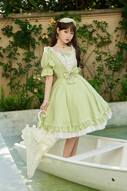 Beautifully Crafted Dress in a Classic Style