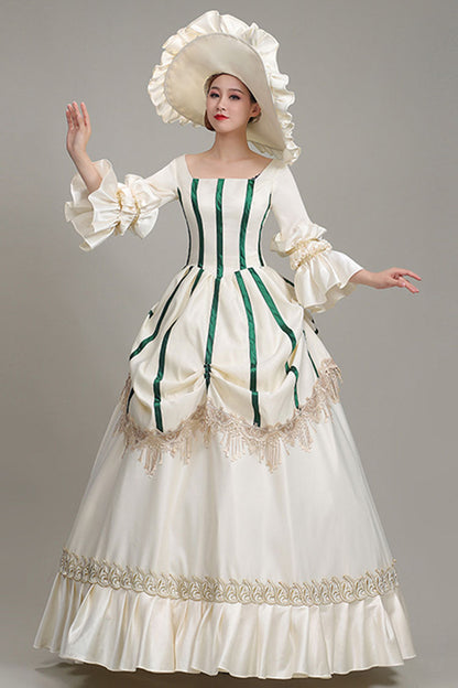 Finely Styled Dress with a Classic Vintage Look