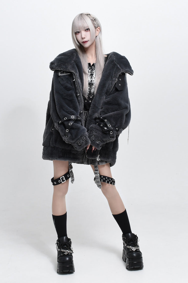 Beautifully Finished Coat in a Timeless Design