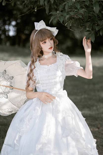 Finely Styled Dress with a Classic Vintage Look