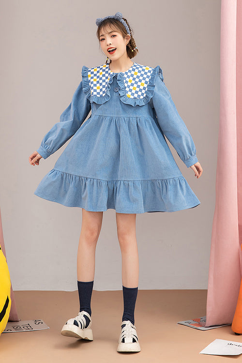 Beautifully Finished Dress in a Timeless Design