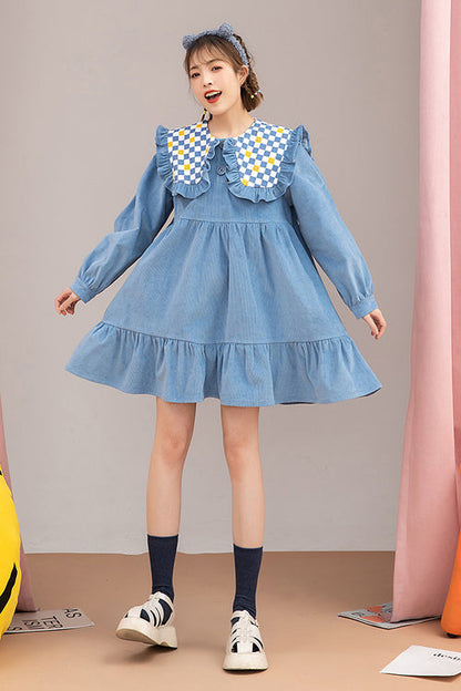 Beautifully Finished Dress in a Timeless Design