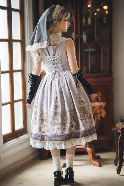 Classic Vintage Dress with a Flattering Fit