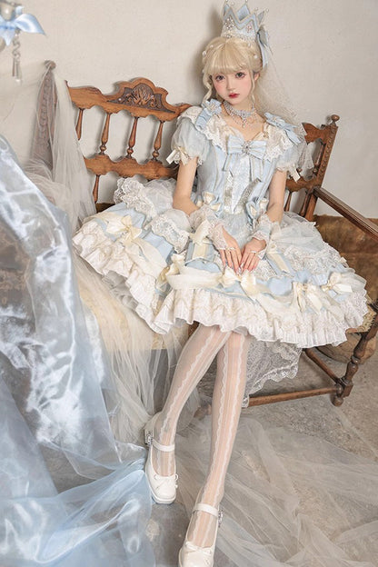 Finely Styled Dress with a Classic Vintage Look