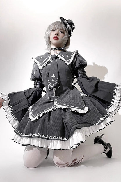 Finely Styled Garment with a Classic Vintage Look