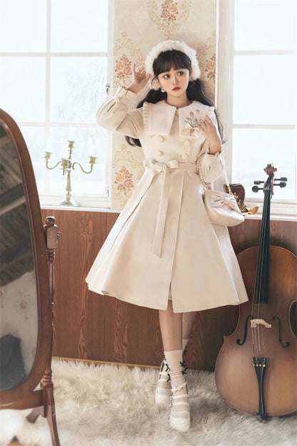 Casually Elegant Coat with a Refined Edge