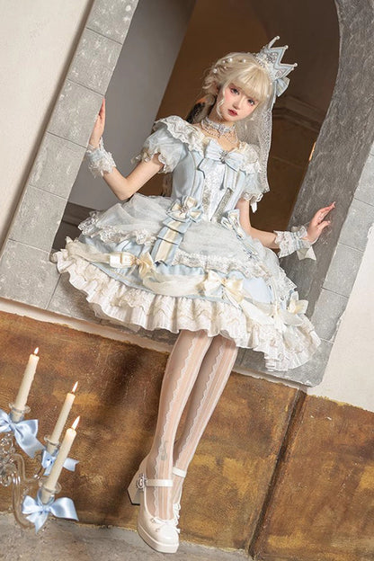 Finely Styled Dress with a Classic Vintage Look