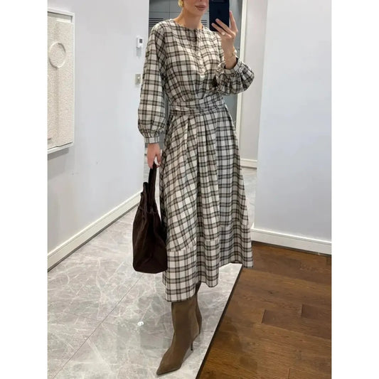 Casually Elegant Dress with a Refined Edge