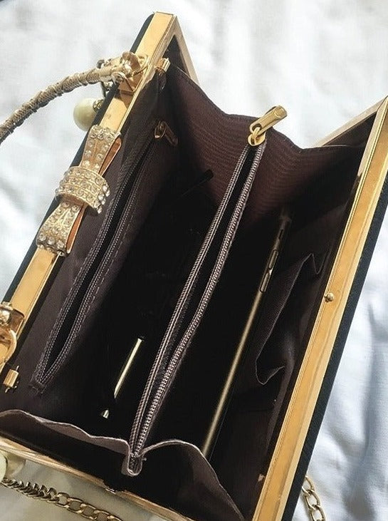 Classic Cameo Pearl Chain Bag