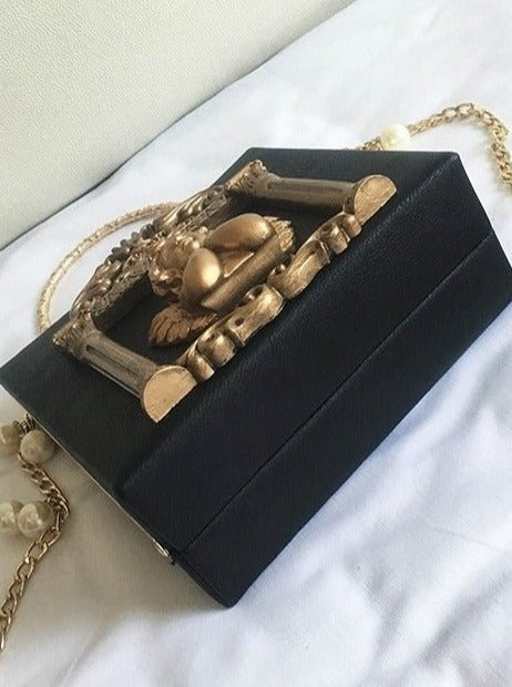 Classic Cameo Pearl Chain Bag